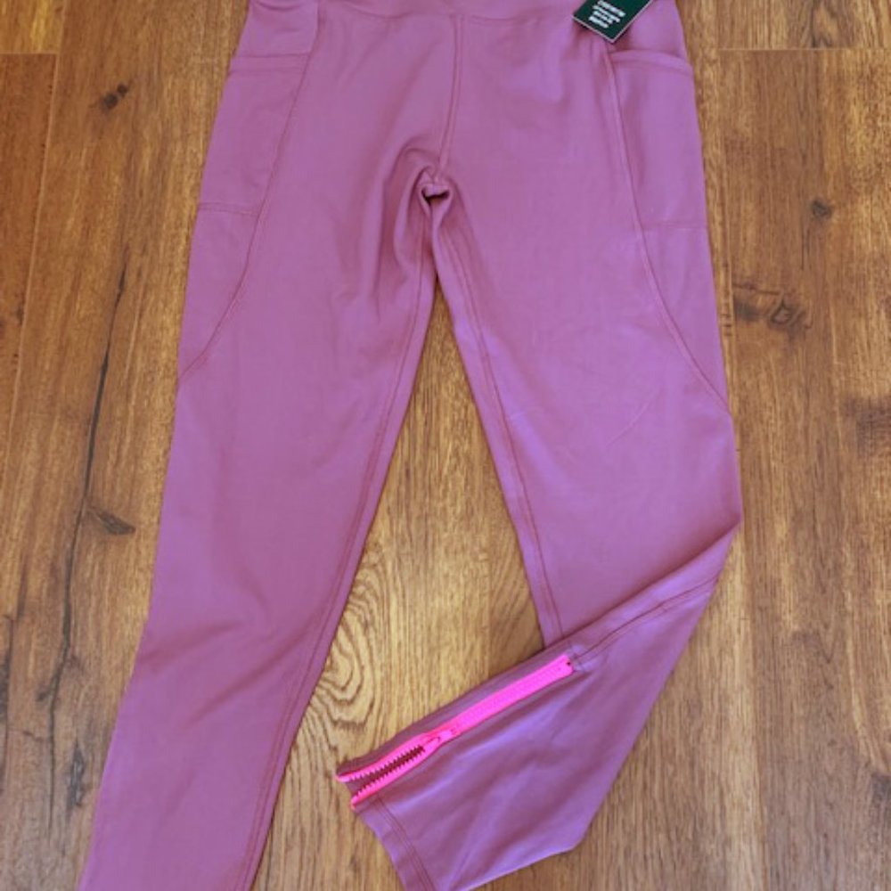 NWT  Pocket Leggings with Side Zip Mauve Medium
